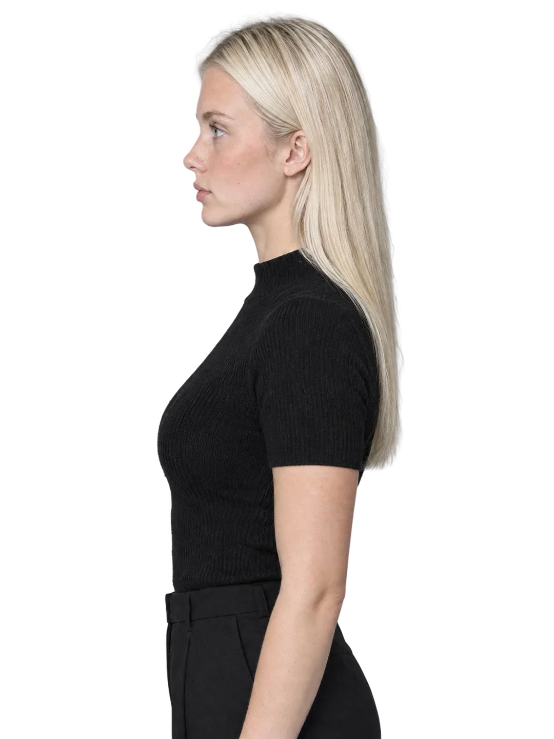 Maja Lindgren, left profile view