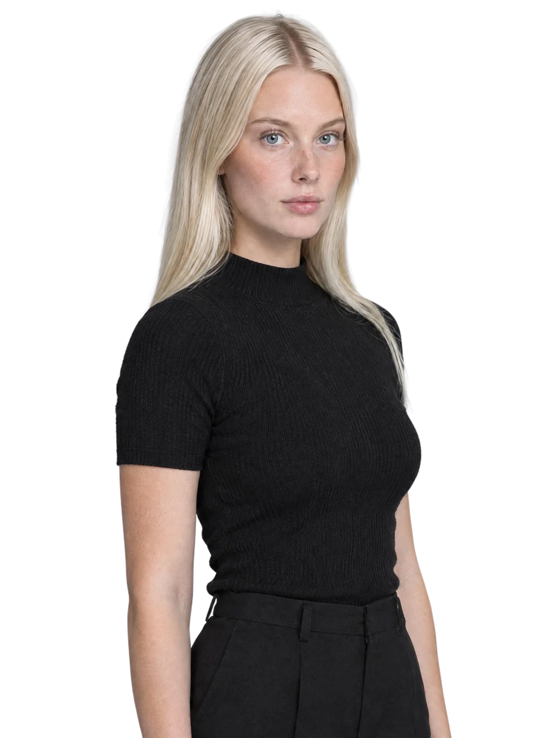 Maja Lindgren, right three-quarter view