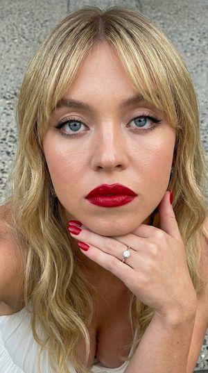 Example image 2 for Ethereal Close-Up Portrait Prompt