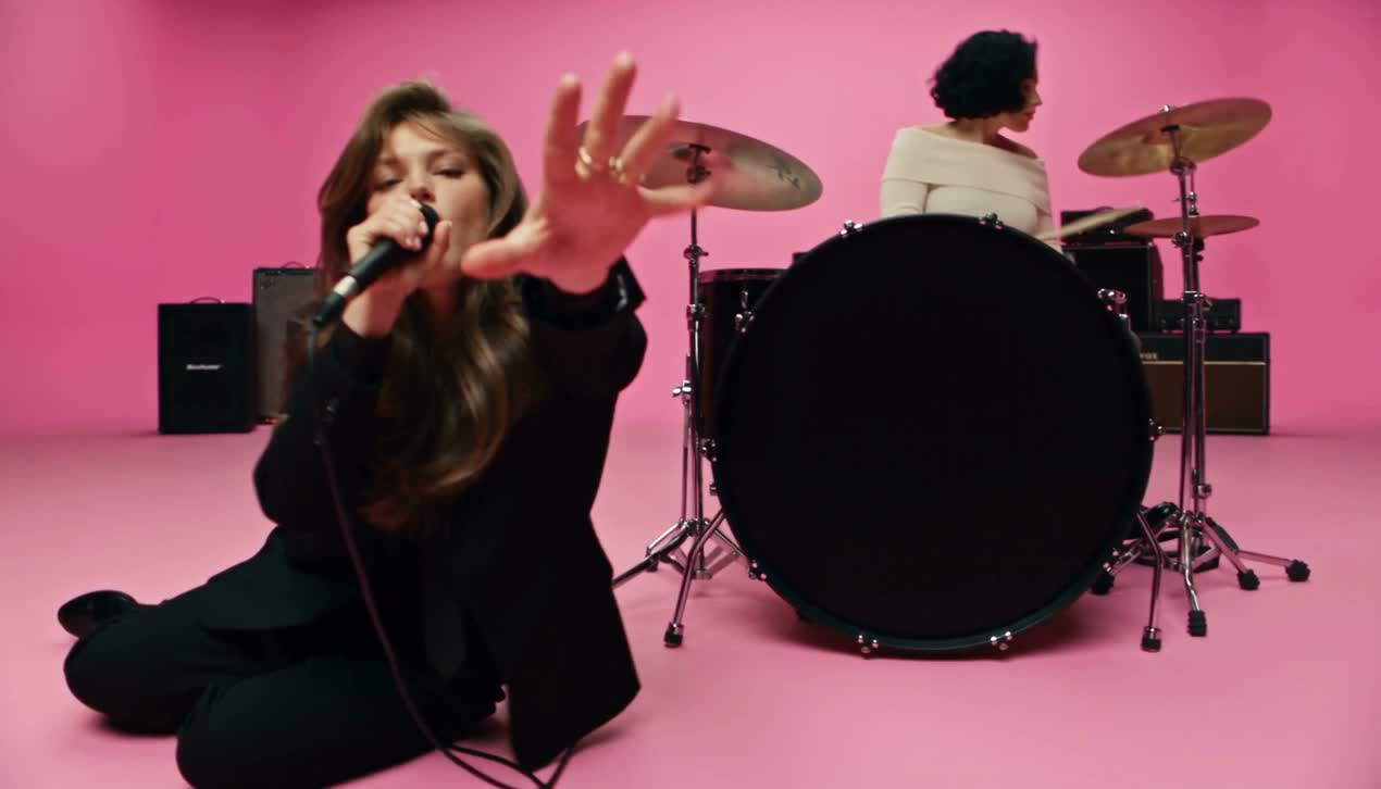ROSÉ & Bruno Mars – APT AI Video Generator