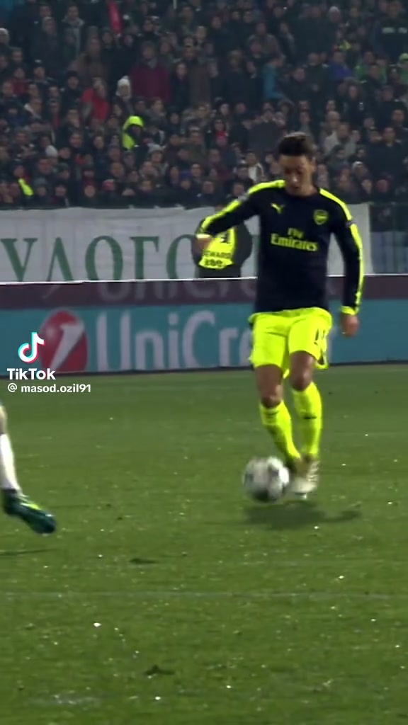 Viral Mesut Ozil Bounce AI Trend AI photo example 2 created with imageat